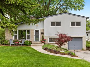 816 Holmes Ave, Deerfield, IL 60015