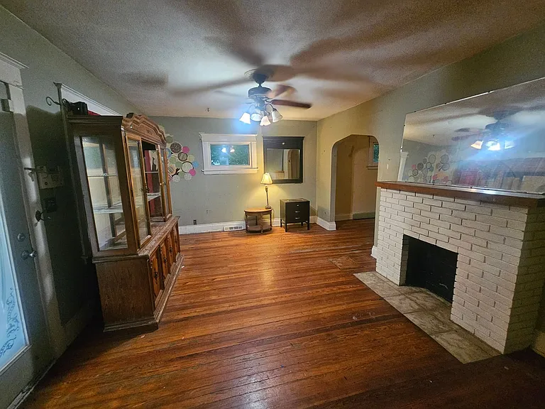 516 E Hudson St — Photo 3