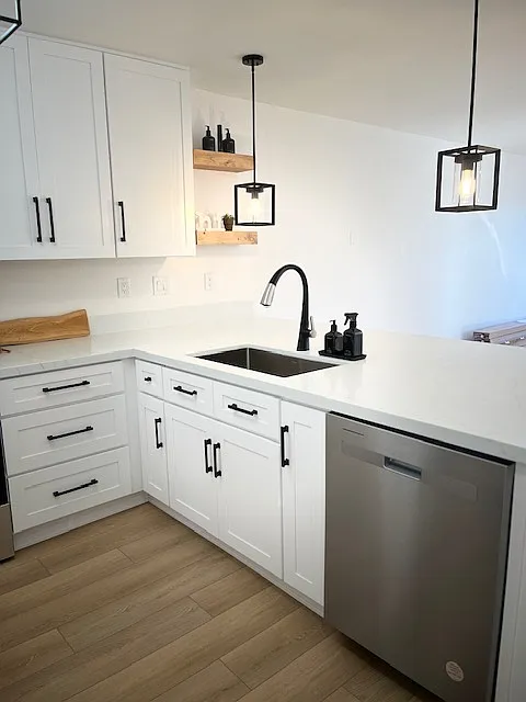 3 bed, 1.5 bath, 1354 sqft, $4,795 — Photo 3