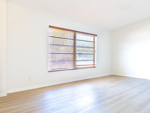 4th image of 2698 SW 14TH Court