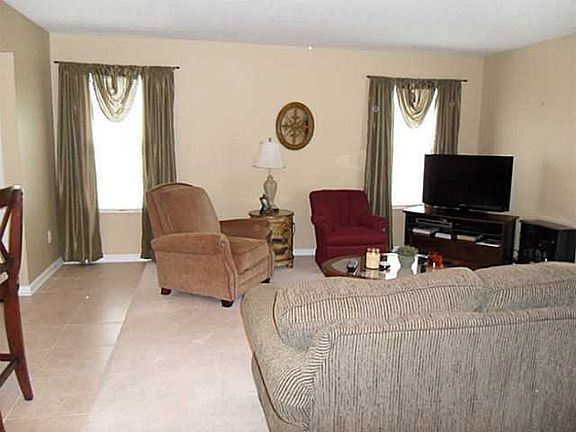 5th image of 605 River Dr #17