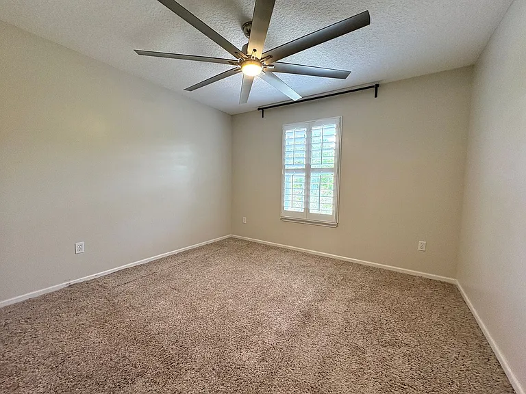 11288 Panther Creek Pkwy — Photo 23