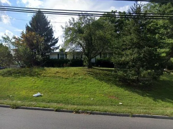 704 Laurel Rd, Lindenwold, NJ 08021