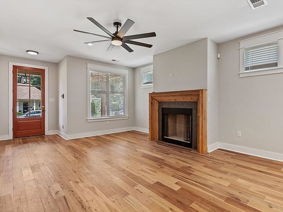 5th image of 323 Williford St