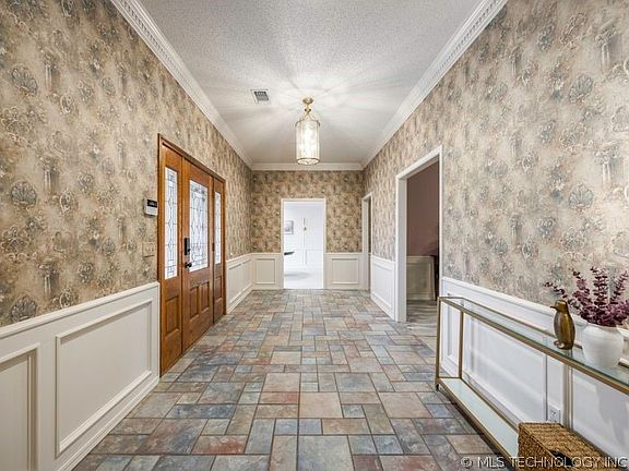 5th image of 2617 Regency Rd