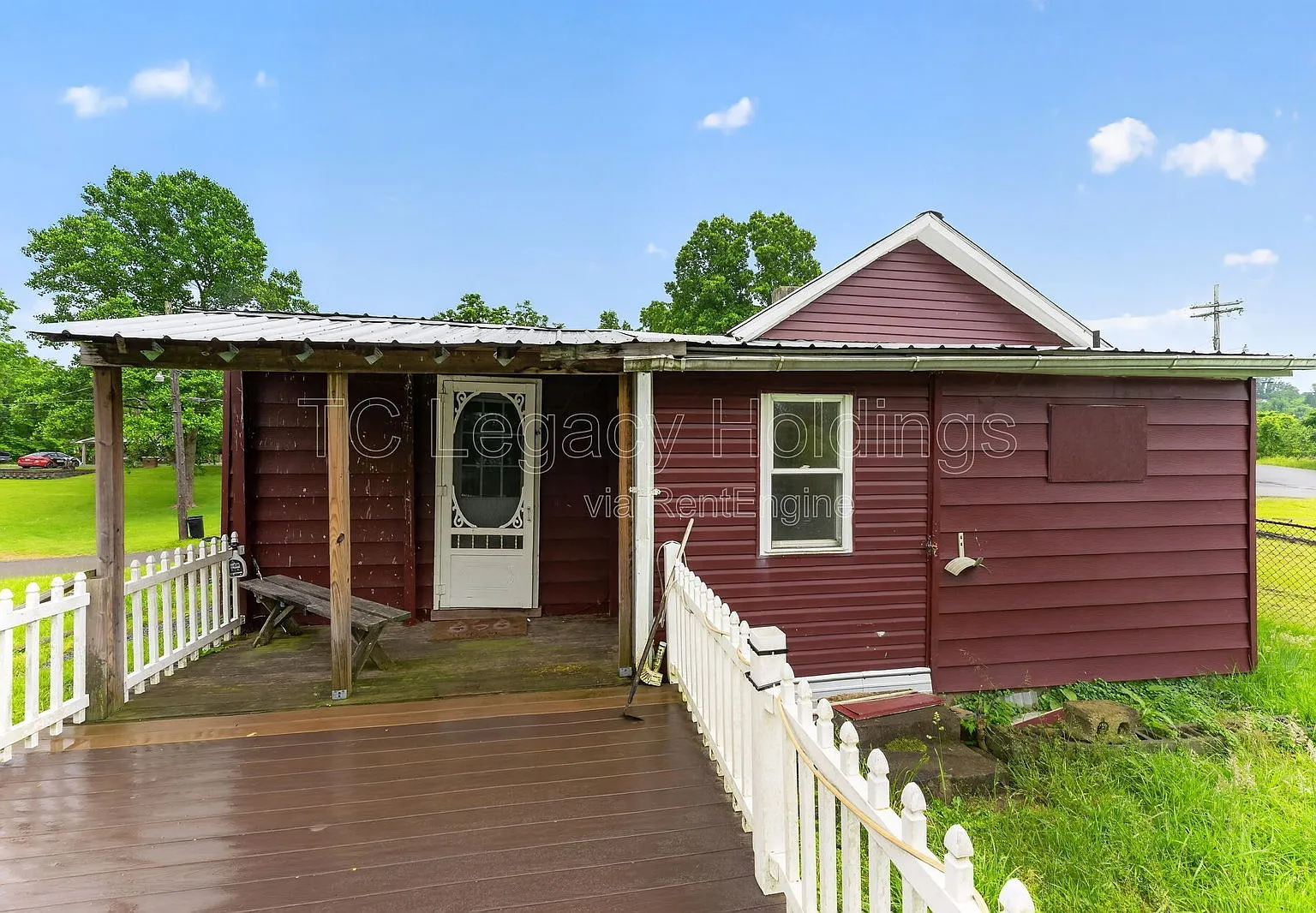 2 bed, 1.0 bath, 869 sqft, $1,200 — Photo 2