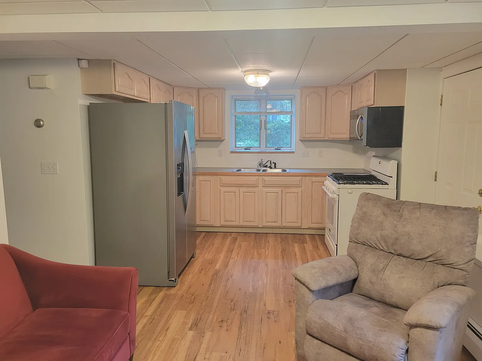 42 Lockwood St — Photo 4