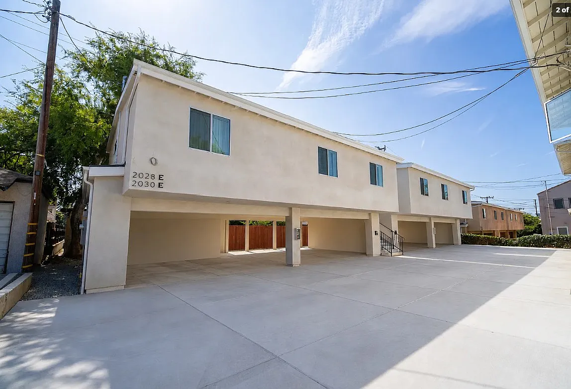 3 bed, 1083 sqft, $3,700 — Photo 2
