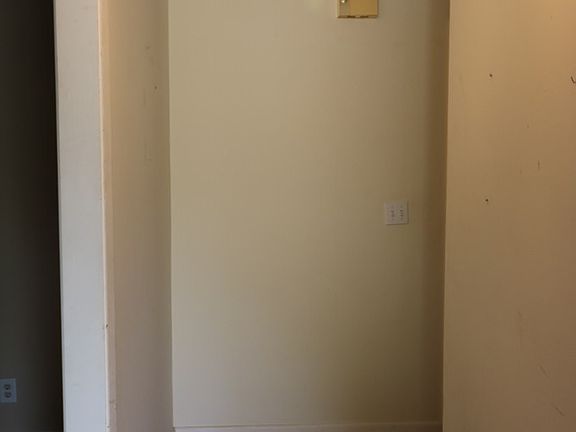 5th image of 407 Buford St