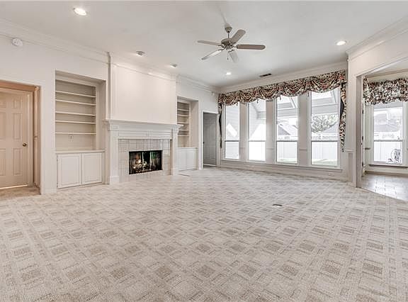 3rd image of 2552 Bluebonnet Dr