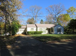 39 Rambling Rd, Palestine, TX 75801