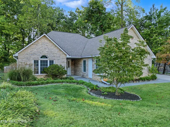 937 Saint Johns Dr, Maryville, TN 37801