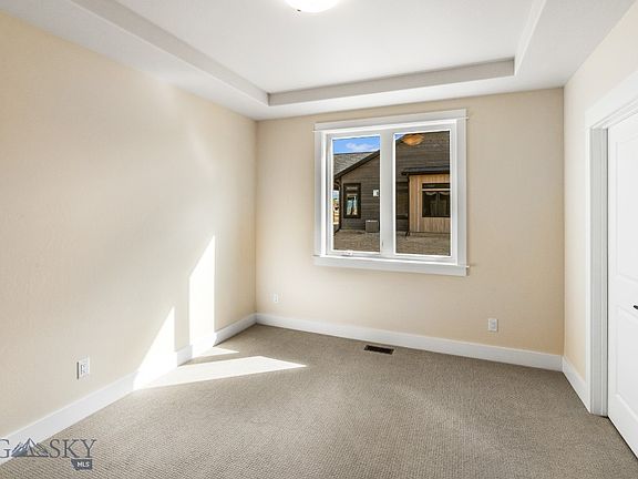 5th image of 863 White Horse Loop