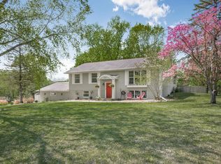 5610 Lakeland Rd, Minnetonka, MN 55345