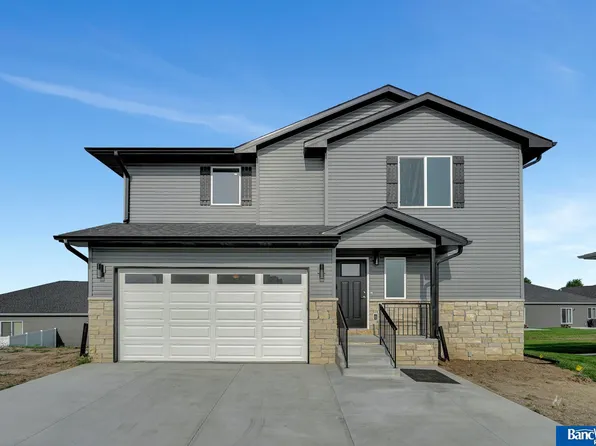 5949 S 94th St, Lincoln, NE 68526