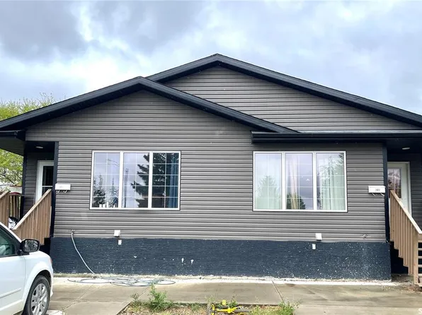 301/303 30th St W, Battleford, SK S0M 0E0