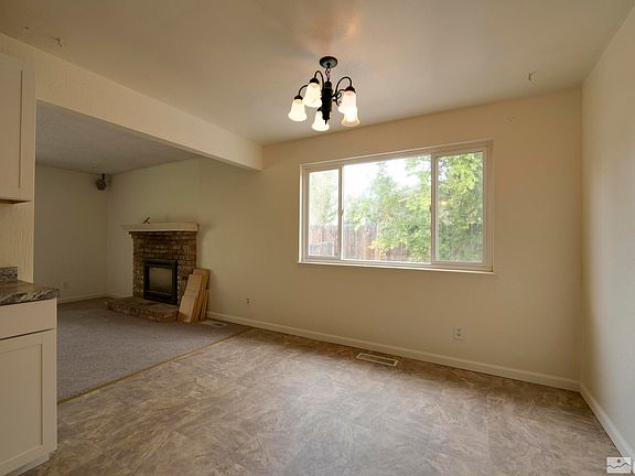 4th image of 1411 Continental Dr