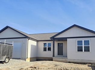 436 Sandmar Dr, Ripon, WI 54971
