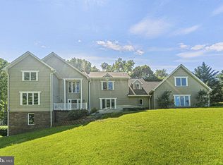 9170 Crescent Ln, La Plata, MD