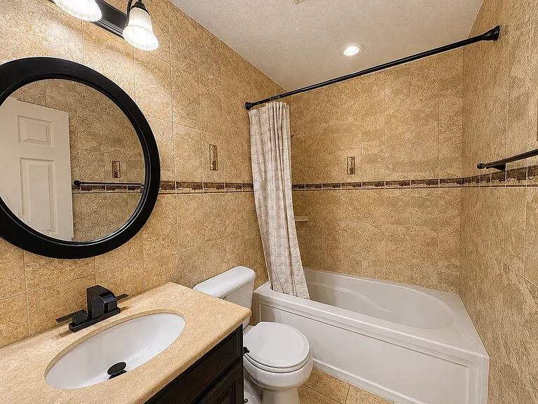 621 Marbella Ct — Photo 36