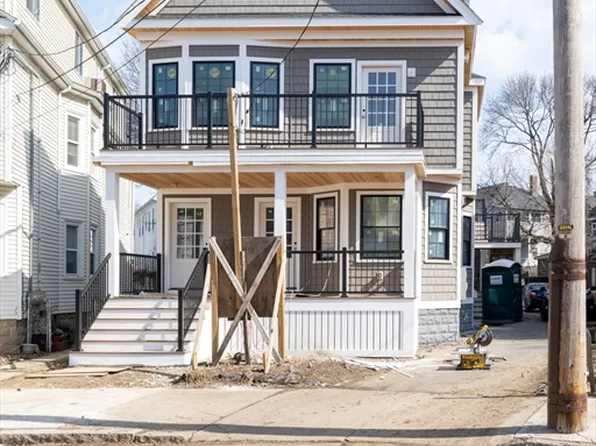 23 College Hill Rd #1, Somerville, MA 02144