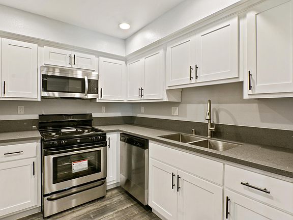 4th image of 5256 1/2 Oakland St