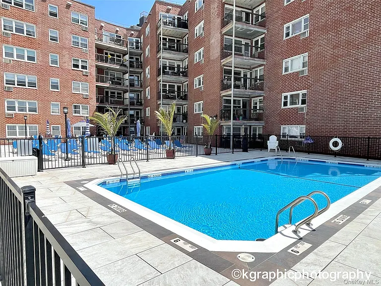 750 Shore Rd #10 — Photo 16