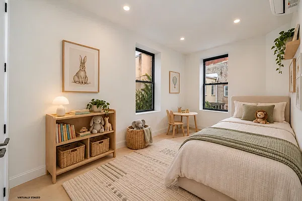 Bedroom, photo 9