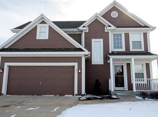 335 E Skylark St, Gardner, KS 66030