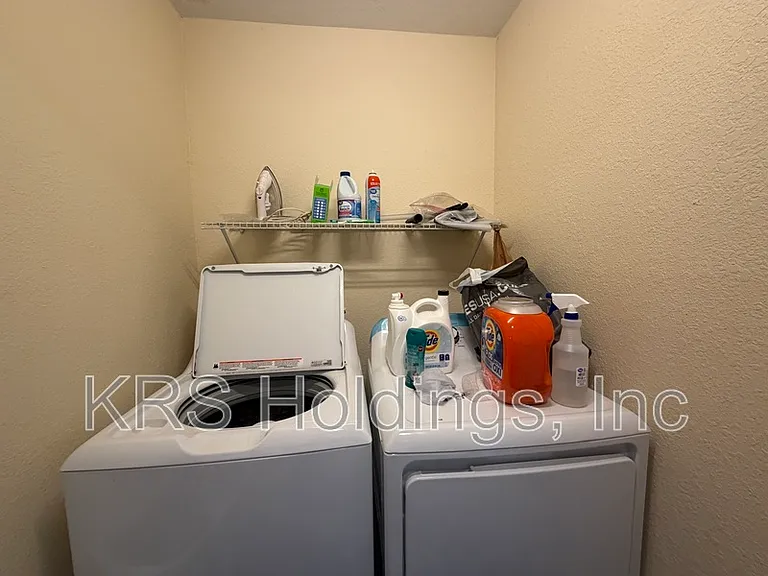 5748 Burrell Ave — Photo 16