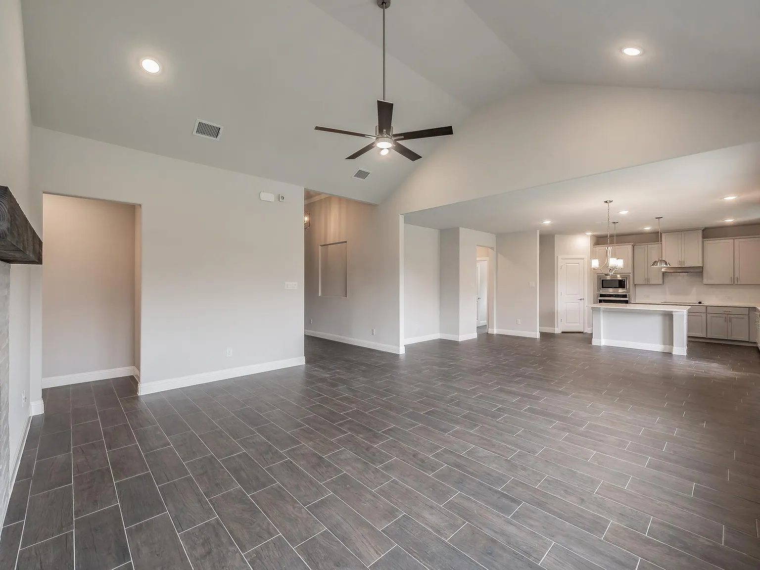 3 bed, 2.5 bath, 1765 sqft, $2,599 — Photo 4