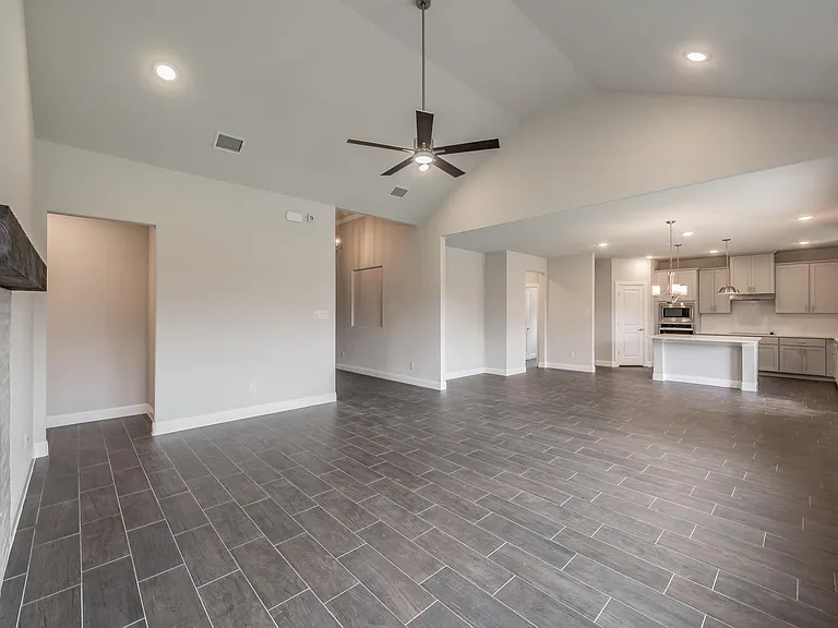 224 Gardenia Dr — Photo 4