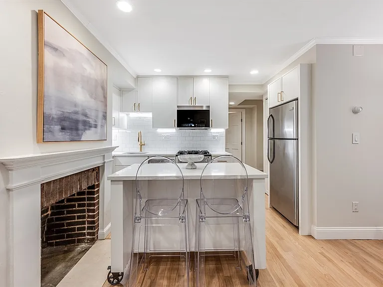 45 1/2 Garden St #45H — Photo 2