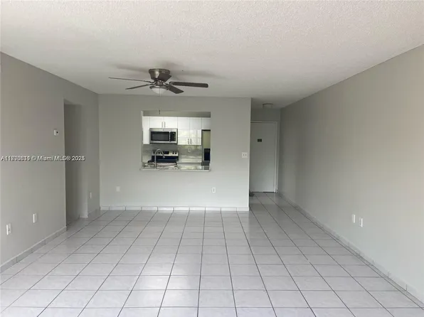 400 W Park Dr APT 202, Miami, FL 33172