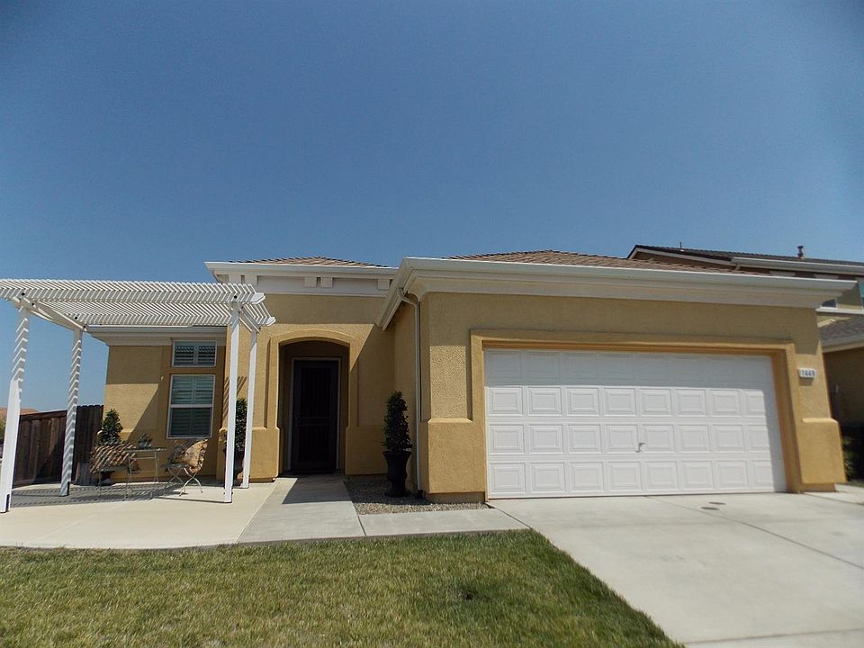 2nd image of 1449 Claridge Ct