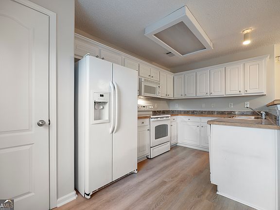 5th image of 1442 Box Cir