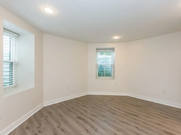 225 N Whitford Rd — Photo 11
