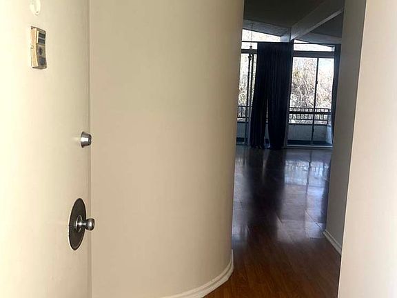 2nd image of 1834 Thayer Ave #171