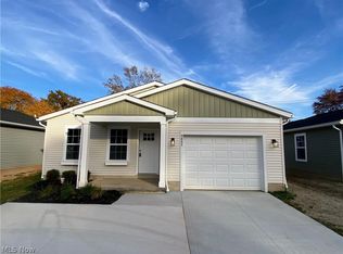 5857 Stumph Rd, Parma Heights, OH 44130