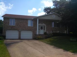 1048 Century Hill St, Louisville, OH 44641