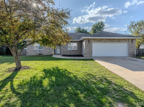 1501 Danielle Dr, Lebanon, MO 65536