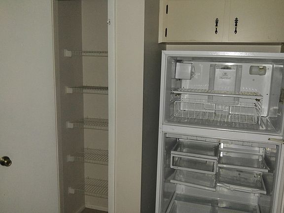 4th image of 612 Limber Ln