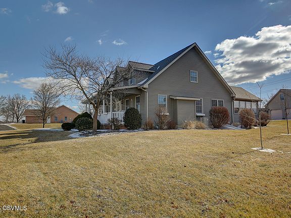2nd image of 34 Farley Cir