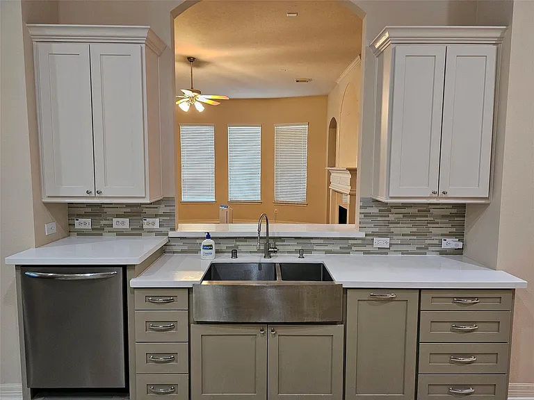 3218 Waters Edge Dr — Photo 7