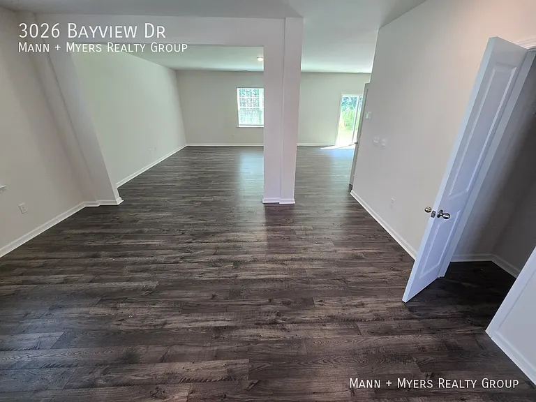 3026 Bayview Dr — Photo 8