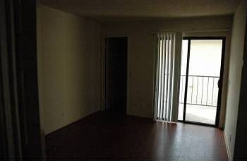 3rd image of 218 W Vermont Ave APT 8