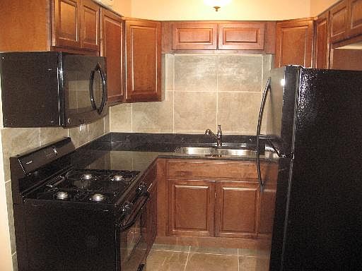 2nd image of 568 Fairway View Dr APT 1J