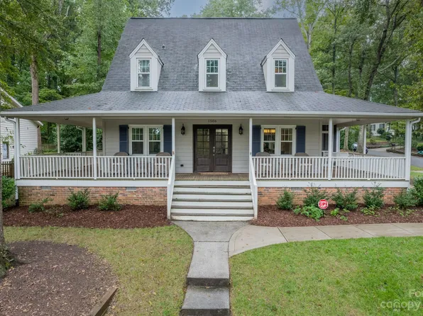 1506 Wandering Way Dr, Charlotte, NC 28226