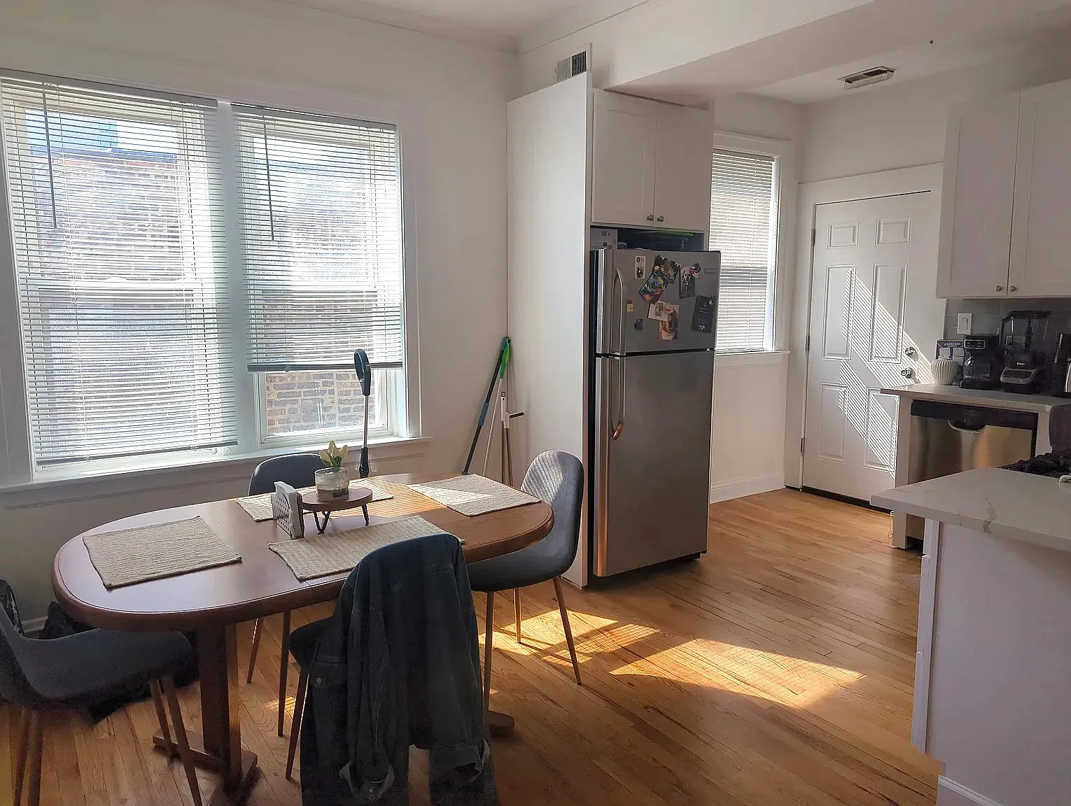 1 bed, 1075 sqft, $2,195 — Photo 1