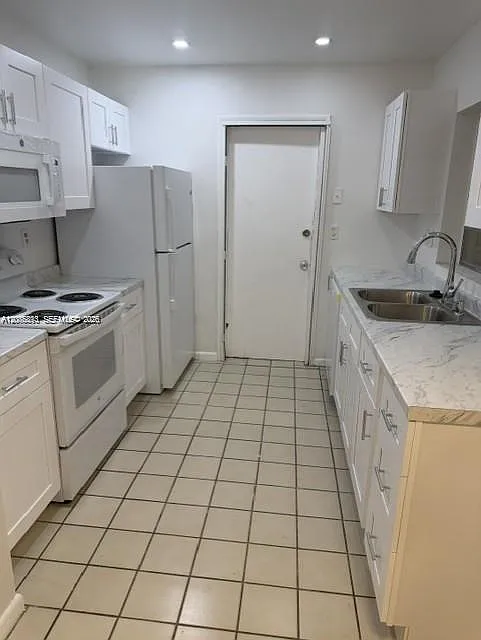 Fairway House Sec 1 — Photo 4